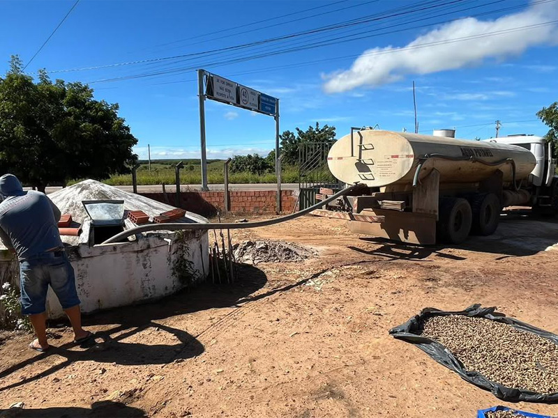Prefeitura de Potengi retorna com Operação Pipa após mais de uma década