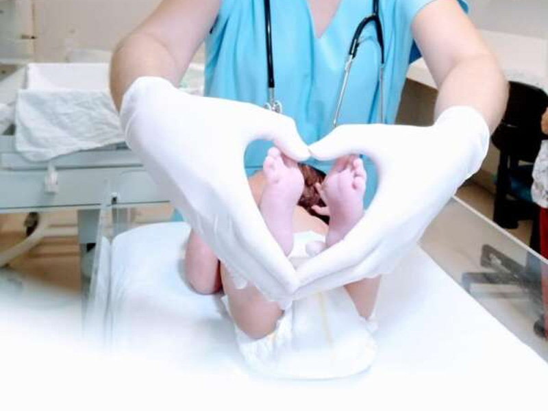 Gesto de amor e cuidado: teste do pezinho promove diagnóstico precoce para recém-nascidos e protege o futuro do bebê
