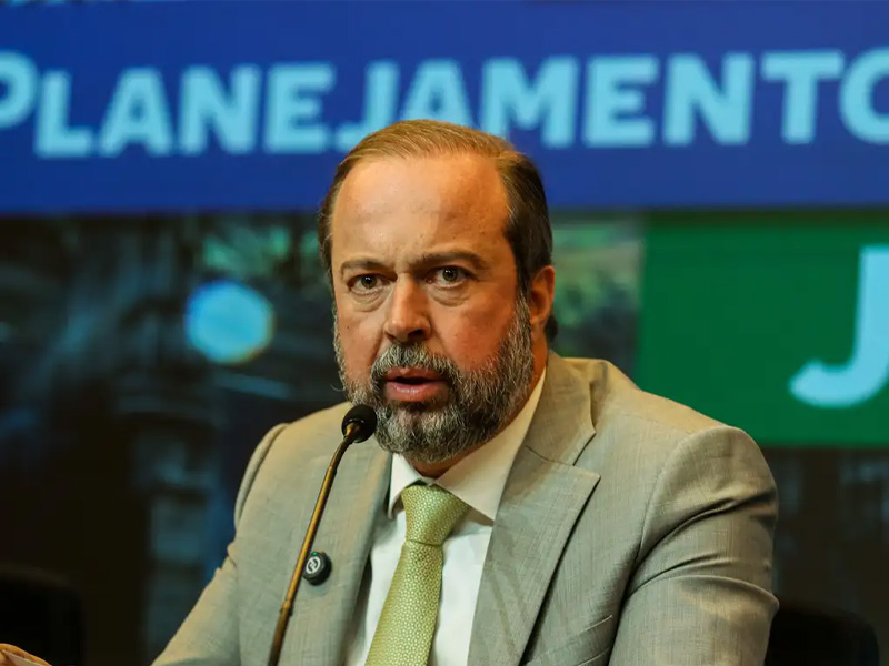 Governo propõe aumentar para 32% o etanol na gasolina contra alta de preço
