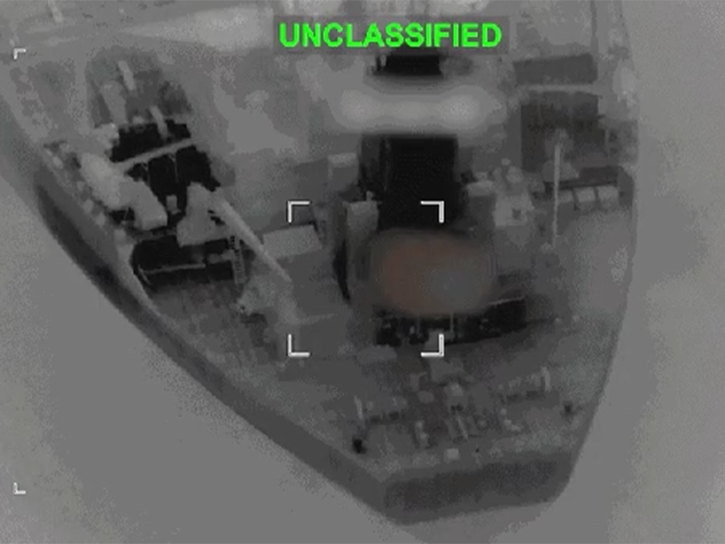EUA atacam navio que tentou furar bloqueio aos portos do Irã