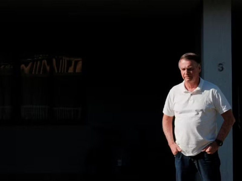PF faz buscas por armas na casa de Bolsonaro em busca de armamentos