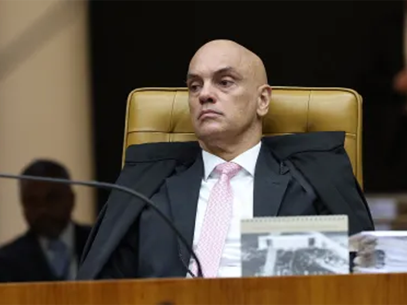 Moraes dá 48 horas para Bolsonaro informar se autorizou vídeo com IA