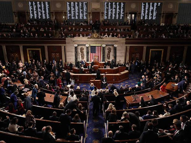 Congressistas dos EUA pedem que Trump reaja a projeto brasileiro que regula big techs