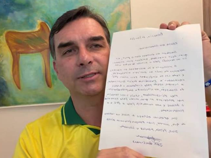Moraes aguarda defesa de Bolsonaro sobre carta divulgada por Flávio nas redes sociais