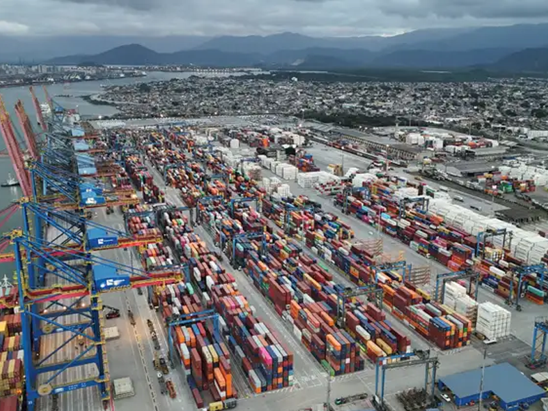 Apex anuncia plano de R$ 130 milhões para ampliar exportações após tarifaço dos EUA