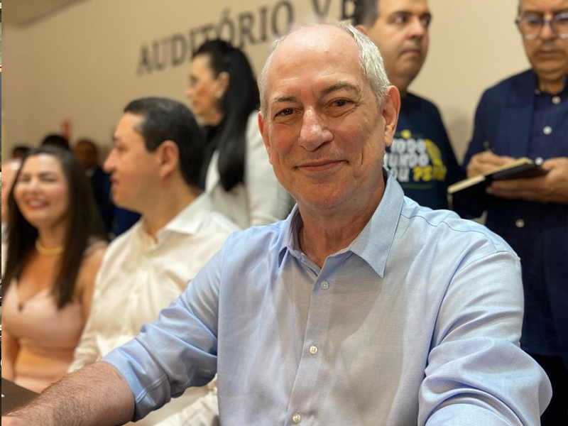 Ciro Gomes é o primeiro a pedir registros de candidatura ao Governo do Ceará e de plano de gestão no sistema da Justiça Eleitoral