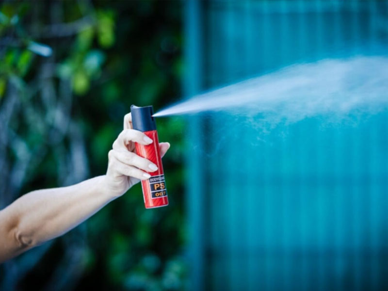 Mulheres maiores de 18 anos poderão comprar spray de pimenta para defesa pessoal