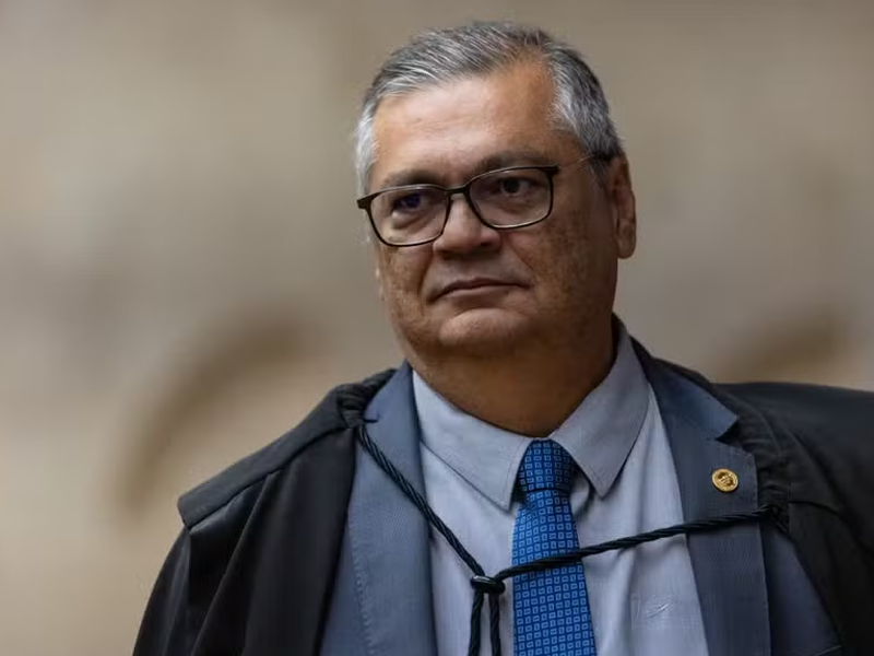 Flávio Dino cobra mais transparência em emendas parlamentares e critica influência de ex-parlamentares