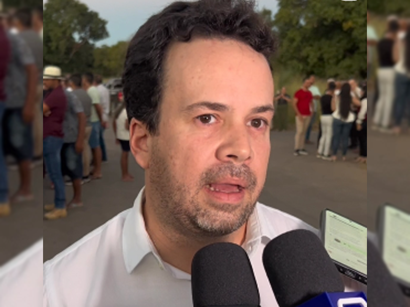 Vídeo: Prefeito Guilherme Saraiva assina ordem de serviço para estrada que liga Sítio Lagoa, em Barbalha, a Juazeiro do Norte
