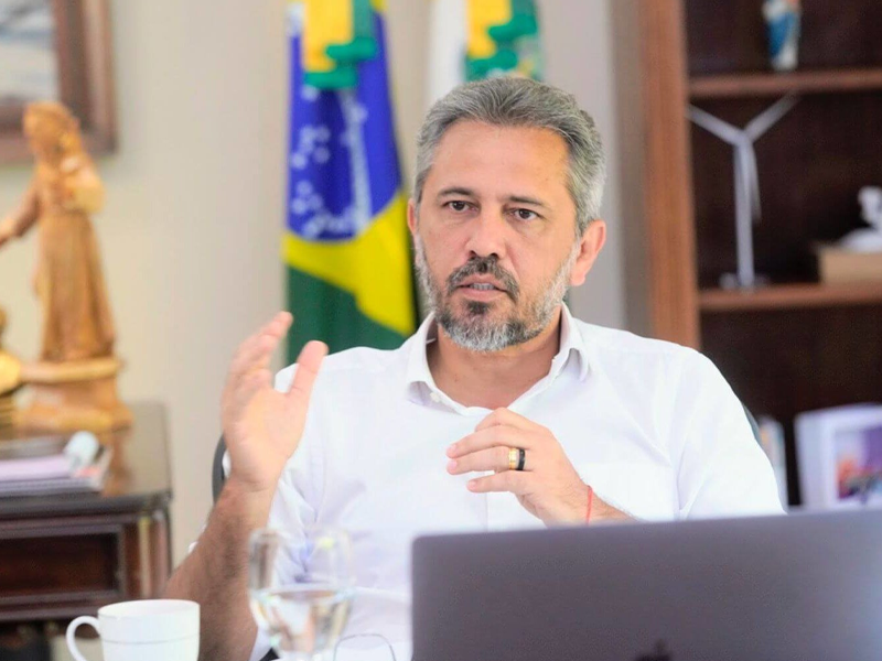 Elmano de Freitas sobre pesquisas ao Governo do Ceará: “em 2022 eu terminei com 54%, imagina agora começando com 35, 40 ou 45%? Vai ter muito ‘nêgo’ nervoso”