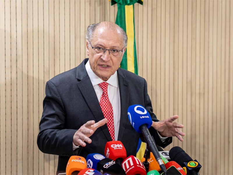 Governo anuncia pacote de R$ 18,5 bilhões em crédito para empresas afetadas por tarifas dos EUA