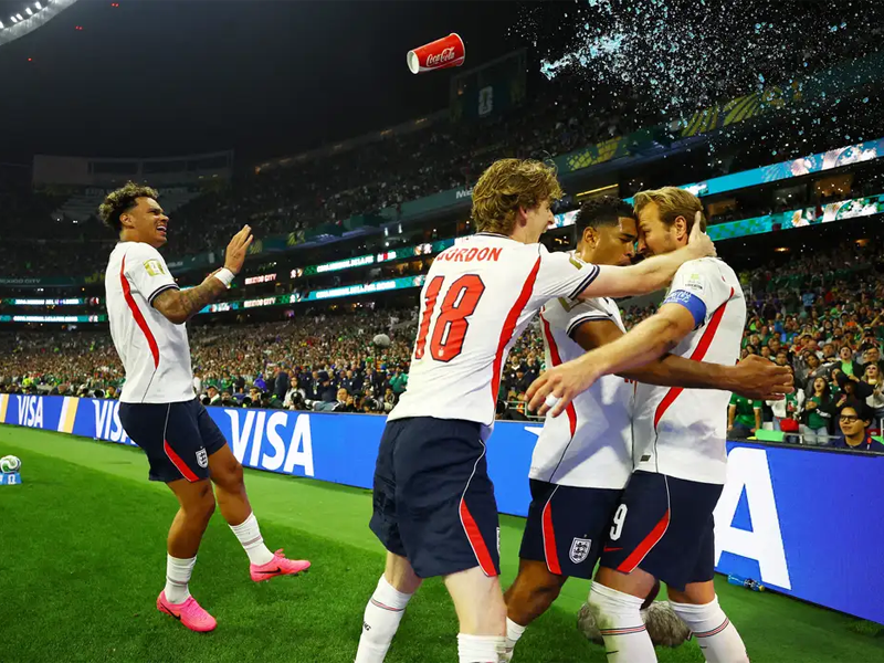 Inglaterra elimina México no Azteca e avança às quartas de final da Copa
