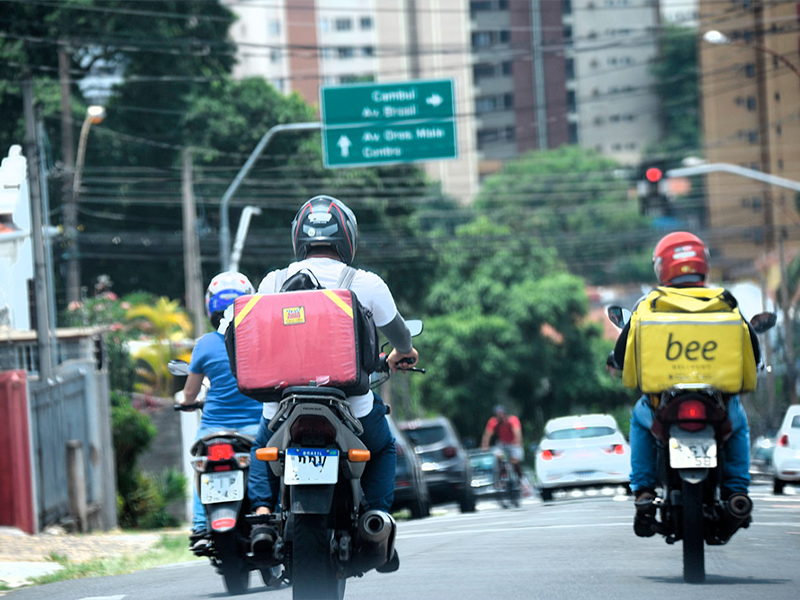 STF retoma julgamento sobre vínculo trabalhista de motoristas de aplicativos