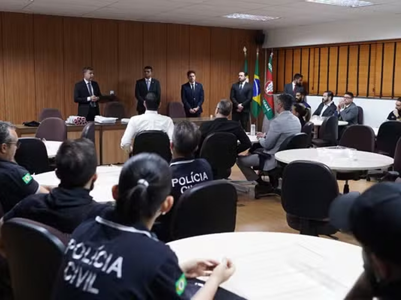 Justiça manda soltar nove advogados presos por suspeita de atuar como mensageiros de facções no Ceará