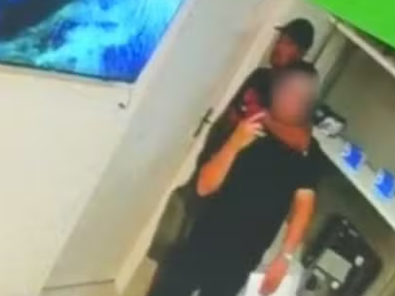 Homem usa pedaço de madeira afiada para manter quatro pessoas reféns em Shopping de Fortaleza