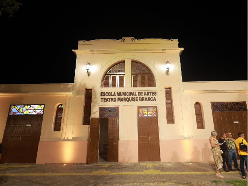 Teatro Marquise Branca recebe exposição e espetáculo de comédia nesta semana em Juazeiro do Norte