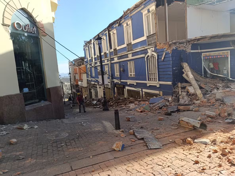 Terremoto de magnitude 7,4 atinge a Colômbia e deixa feridos e danos