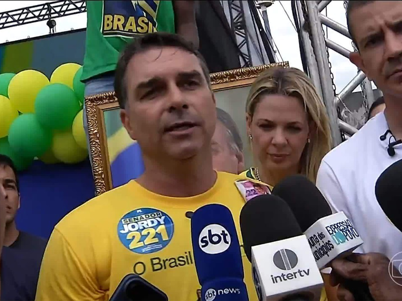 Flávio Bolsonaro acusa CNBB de fake news, e bispos respondem: “Mentira não se combate com outra mentira”