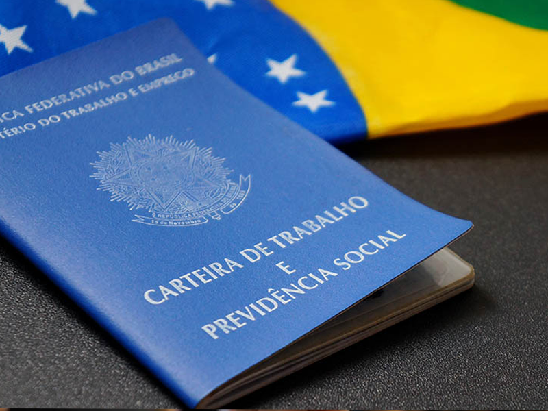 Desemprego fica em 5,3% no trimestre até agosto, aponta IBGE