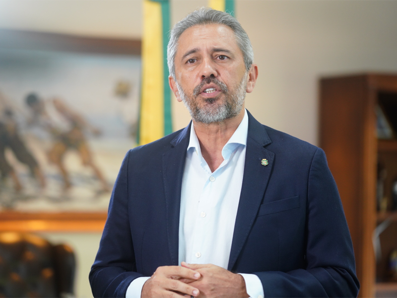 Elmano propõe zerar IPVA de carros e motos usados por motoristas e entregadores de aplicativo