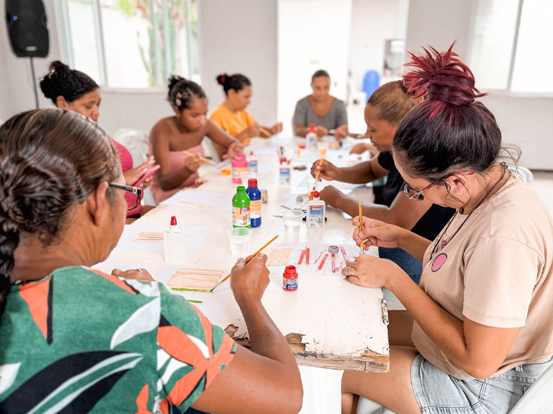 Prefeitura de Salitre realiza oficina de porta-chaves com o Grupo de Mulheres do CRAS Sede