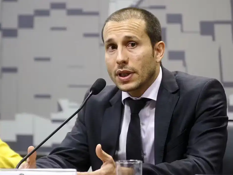 “Verdade prevalecerá”, diz número 2 da PF após afastamento de Andrei