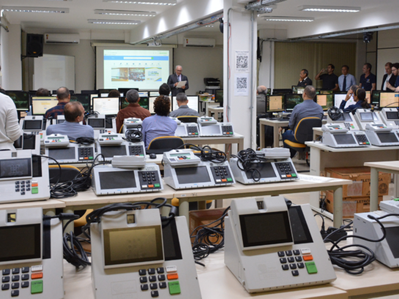 TSE inicia processo de compilação e lacração dos sistemas eleitorais para 2026