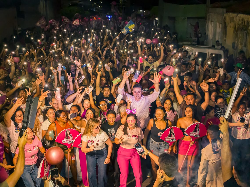 Caminhada no bairro Pio XII reúne apoiadores de Sandrinha Cavalcante e Andrea Landim