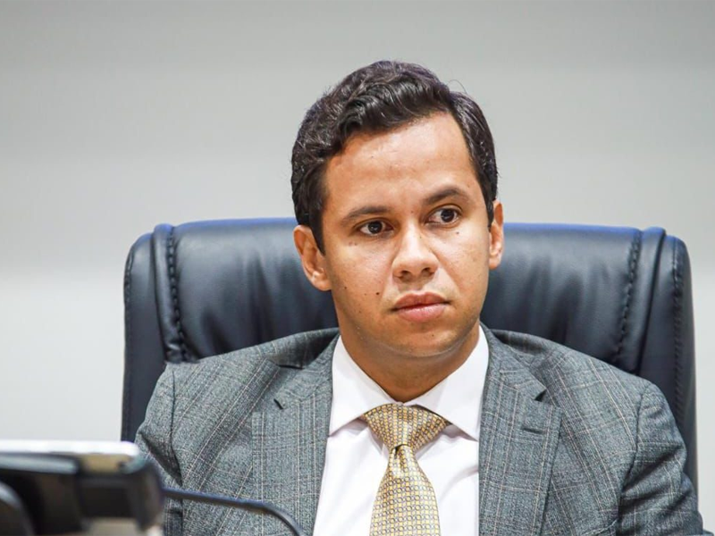 Justiça determina retorno de Felipe Vasques à presidência da Câmara de Juazeiro do Norte