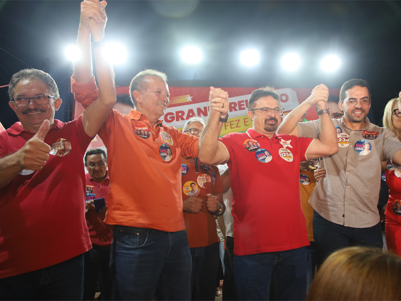 Prefeito Acácio Leite reúne famílias e lideranças em grande encontro político com André Figueiredo e Davi de Raimundão em Caririaçu