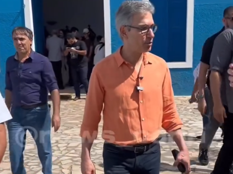 Vídeo: Candidato a presidente da república, Romeu Zema, visita estátua do Padre Cícero no Horto