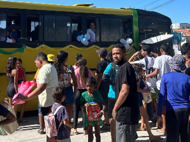 🔴AO VIVO: romeiros e moradores de Juazeiro do Norte se concentram para início da “Procissão dos Bombons”