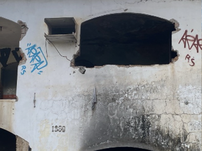 Vídeo: Casarão é demolido no Bairro Salesianos, em Juazeiro do Norte; imóvel estava abandonado a mais de 25 anos, diz secretário de Segurança