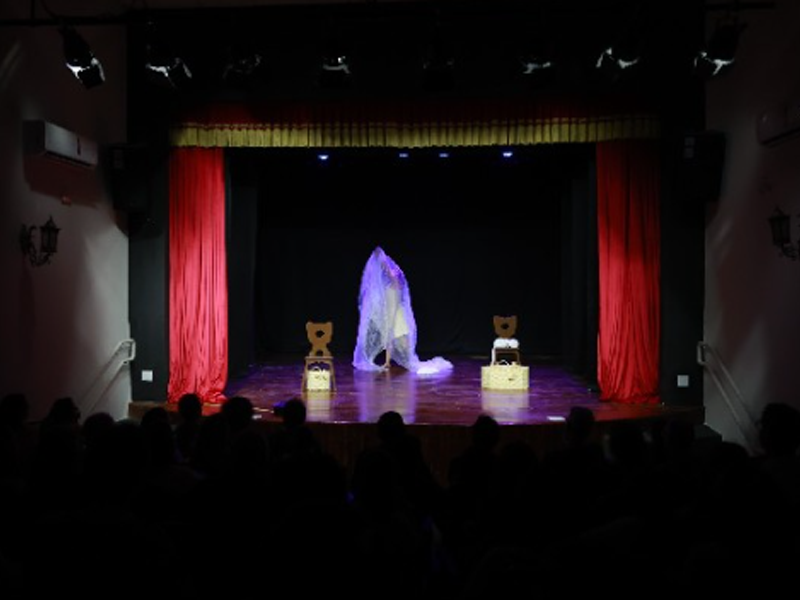 Teatro Marquise Branca recebe exposição sobre Beata Maria de Araújo e retorno da peça “Sobre Nós”