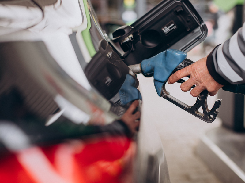 Governo amplia subsídios e reduz tributos sobre gasolina e diesel; veja valores