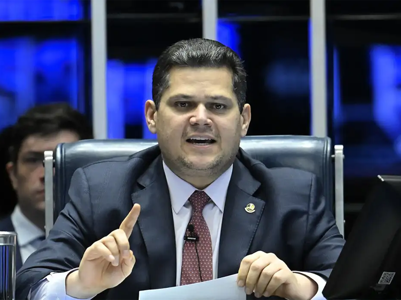 Alcolumbre anuncia sessões para discutir e votar fim da escala 6×1