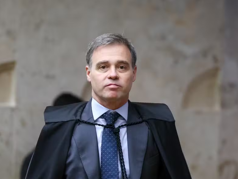 Mendonça determina retirada de vídeo de Janones e Lindbergh sobre supostas propostas de Flávio Bolsonaro