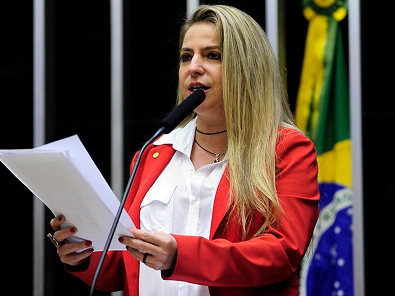 Luizianne Lins é eleita senadora e se torna mulher mais votada da história do Ceará