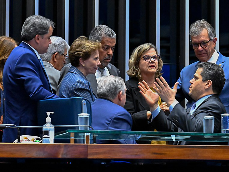 Governo calcula ter 57 votos no Senado para aprovar fim da escala 6×1