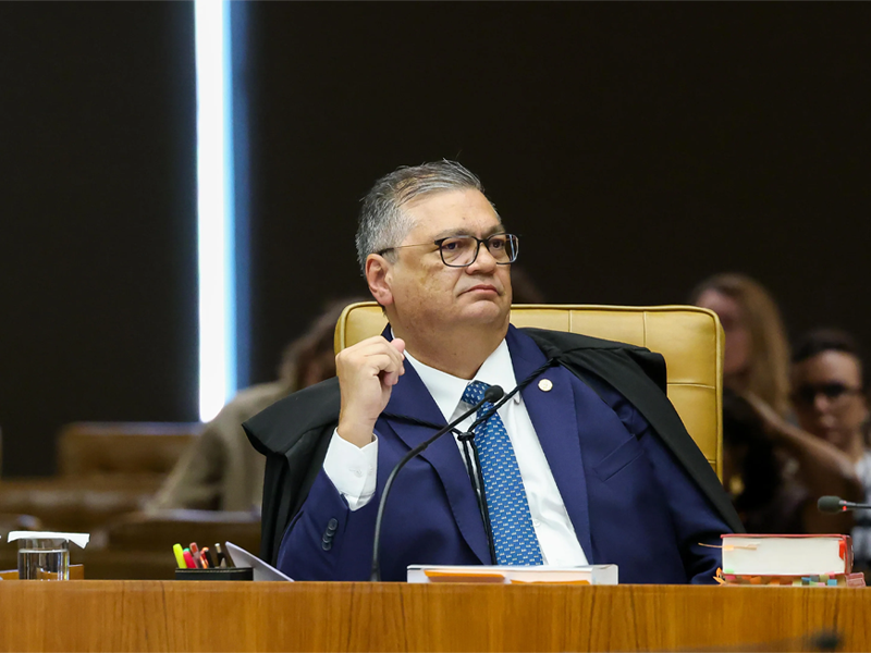 Flávio Dino divulga relatório com milhares de mensagens de ameaças contra ministros do STF