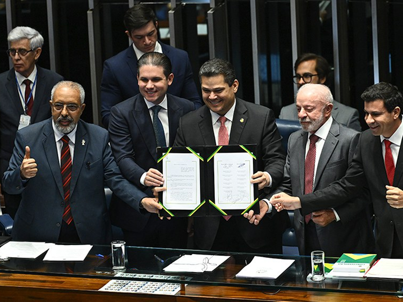 Congresso promulga fim da escala 6×1 e estabelece jornada máxima de 40 horas semanais