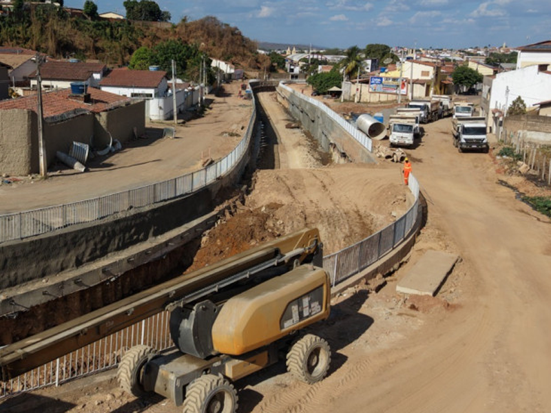 Obra de requalificação do Canal do Rio Granjeiro, no Crato, chega a 65% de execução