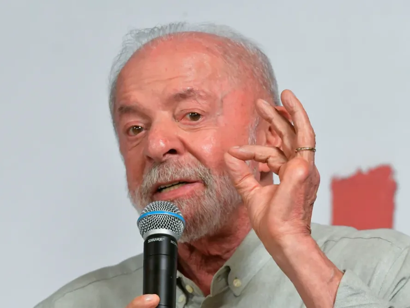 Lula cobra Flávio Bolsonaro sobre fim da escala 6×1: “Quero saber como vai votar”