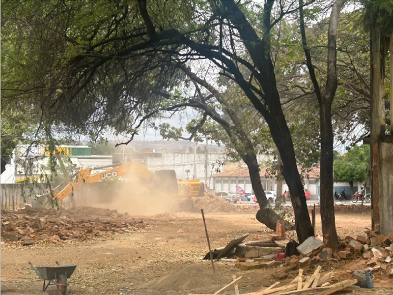 Obra da Praça do Rubão tem início no bairro Tiradentes, em Juazeiro do Norte