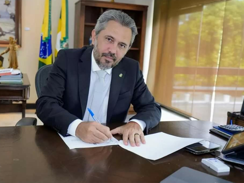 Governo do Ceará transfere ponto facultativo do Dia do Servidor Público para 30 de outubro